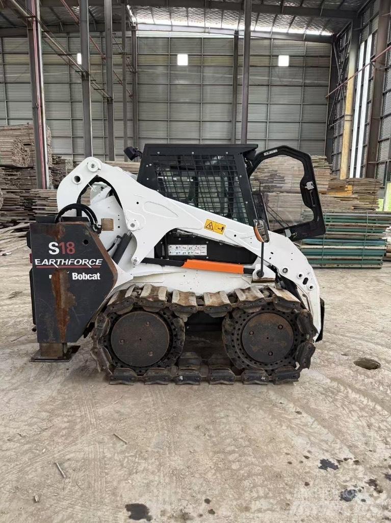 Bobcat S 18 滑移装载机