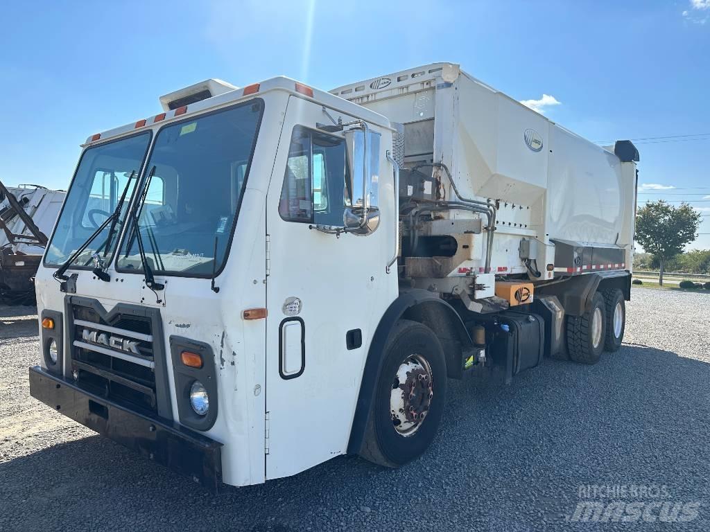 Mack LEU613 垃圾车