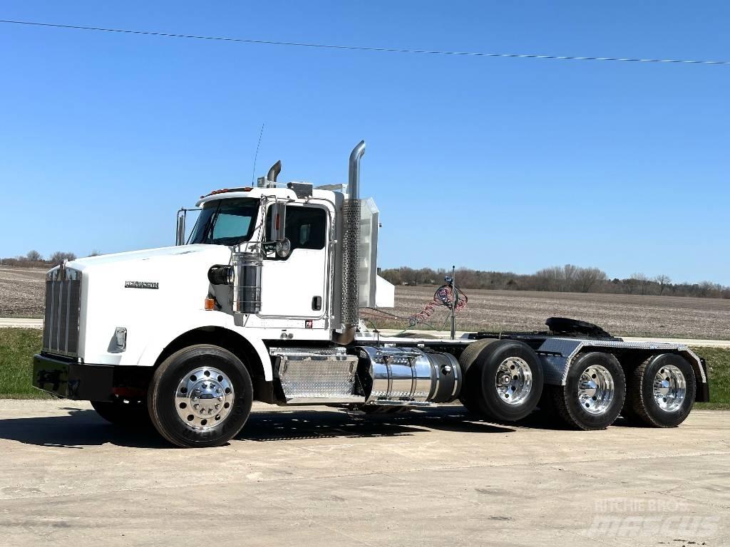 Kenworth T800 牵引车