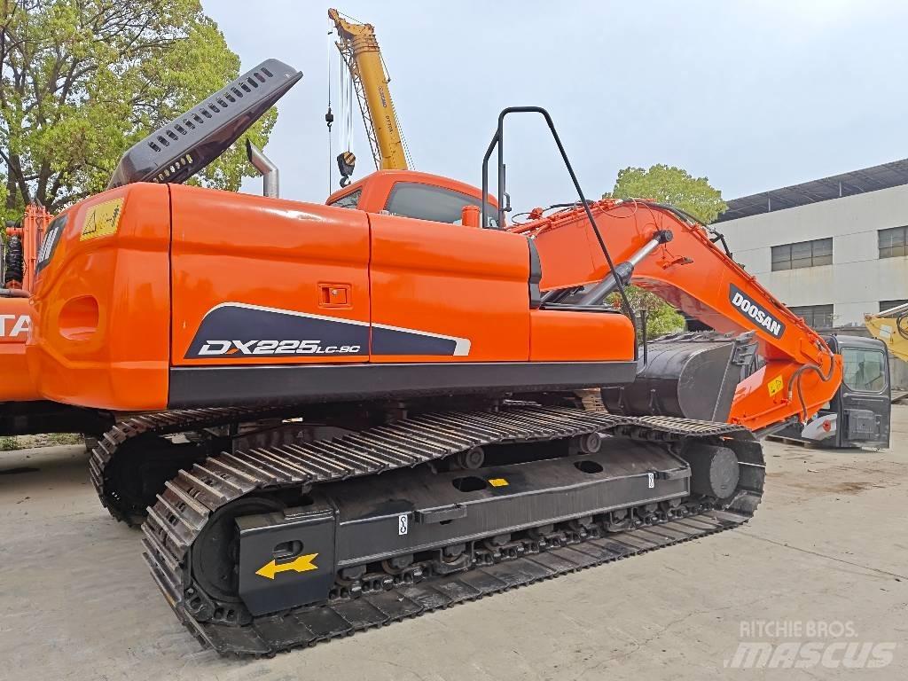 Doosan DX 225 LC-9 履带挖掘机