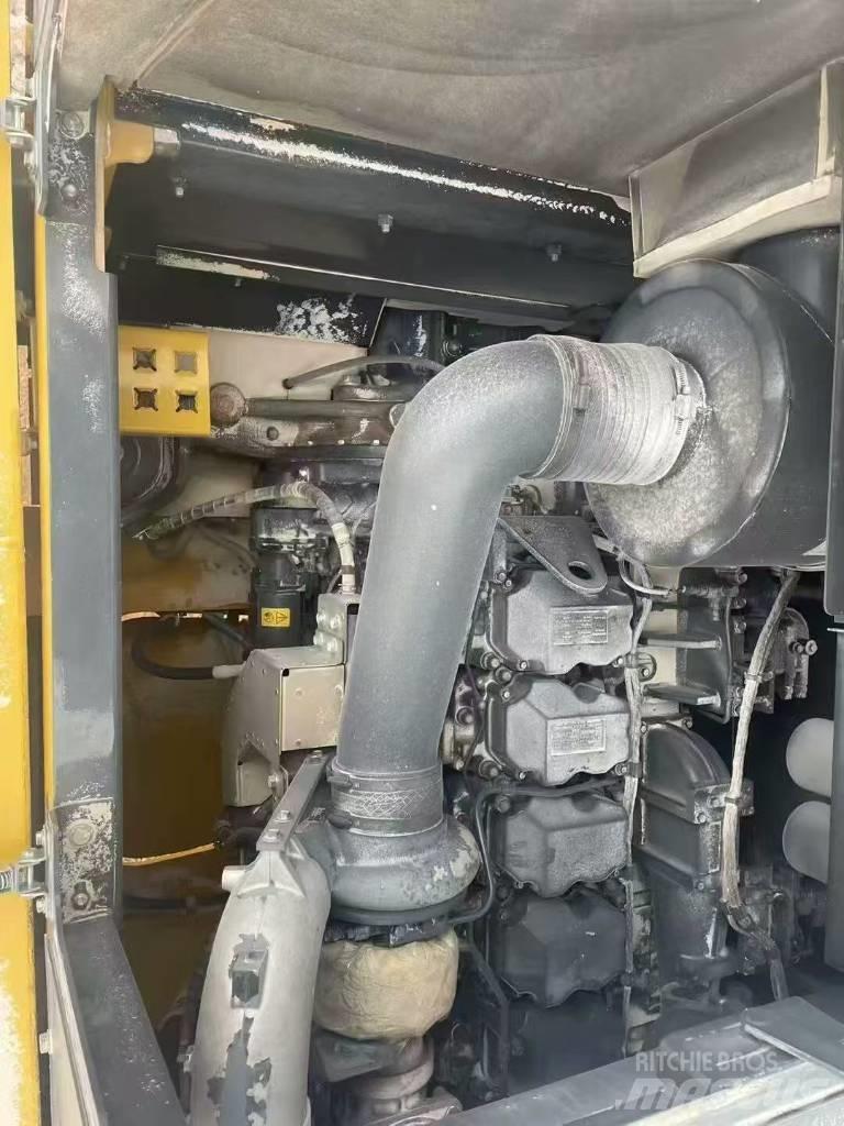 Komatsu pc850 履带挖掘机