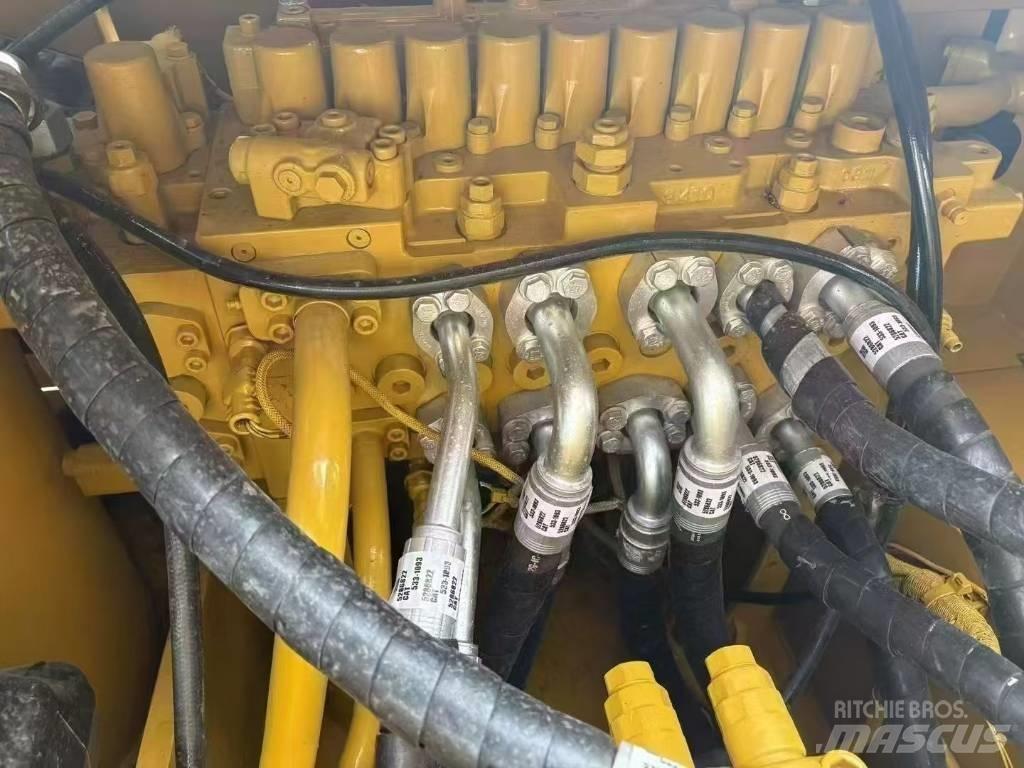 CAT 323GC 履带挖掘机