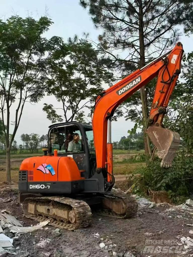 Doosan DH60 小型挖掘机