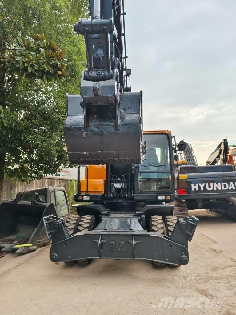Hyundai R210w-9 轮式挖掘机