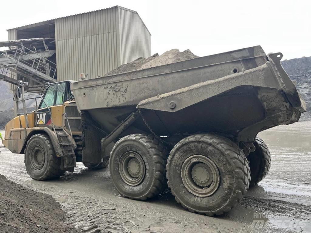 CAT 730 C 铰接式自卸车