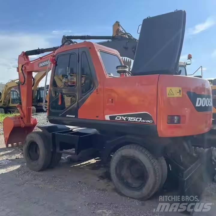 Doosan DX150W-9C 轮式挖掘机