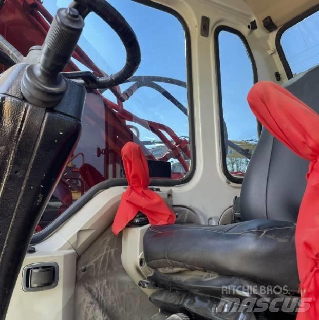 Doosan DX150W-9C 轮式挖掘机