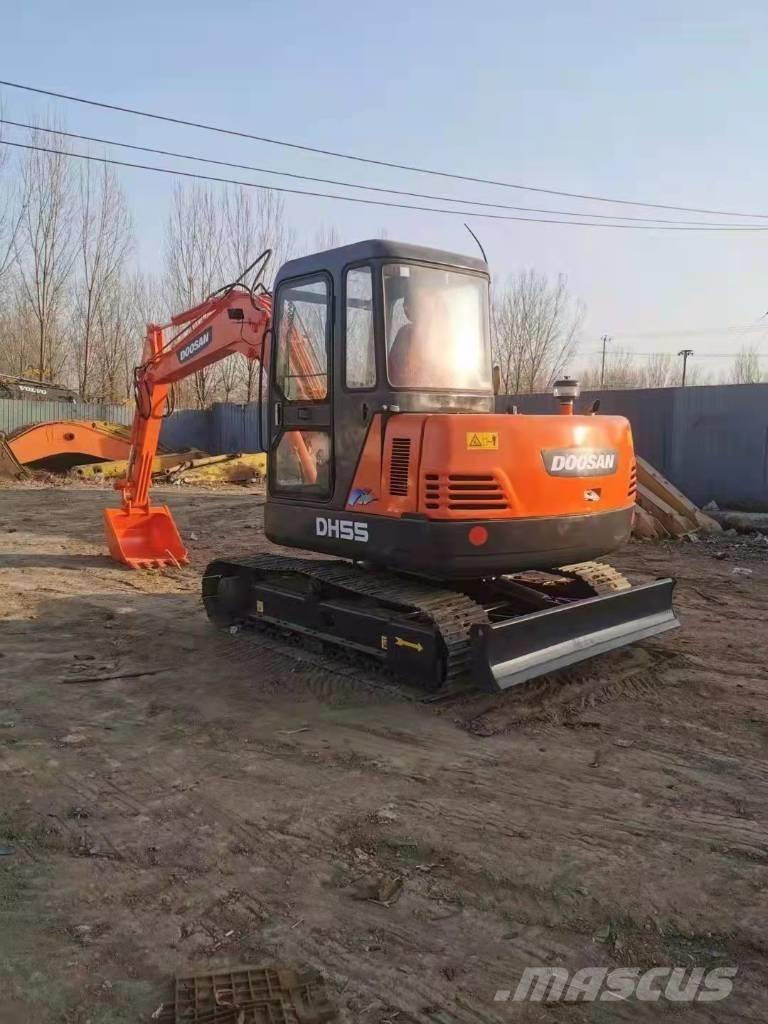 Doosan DH55 小型挖掘机