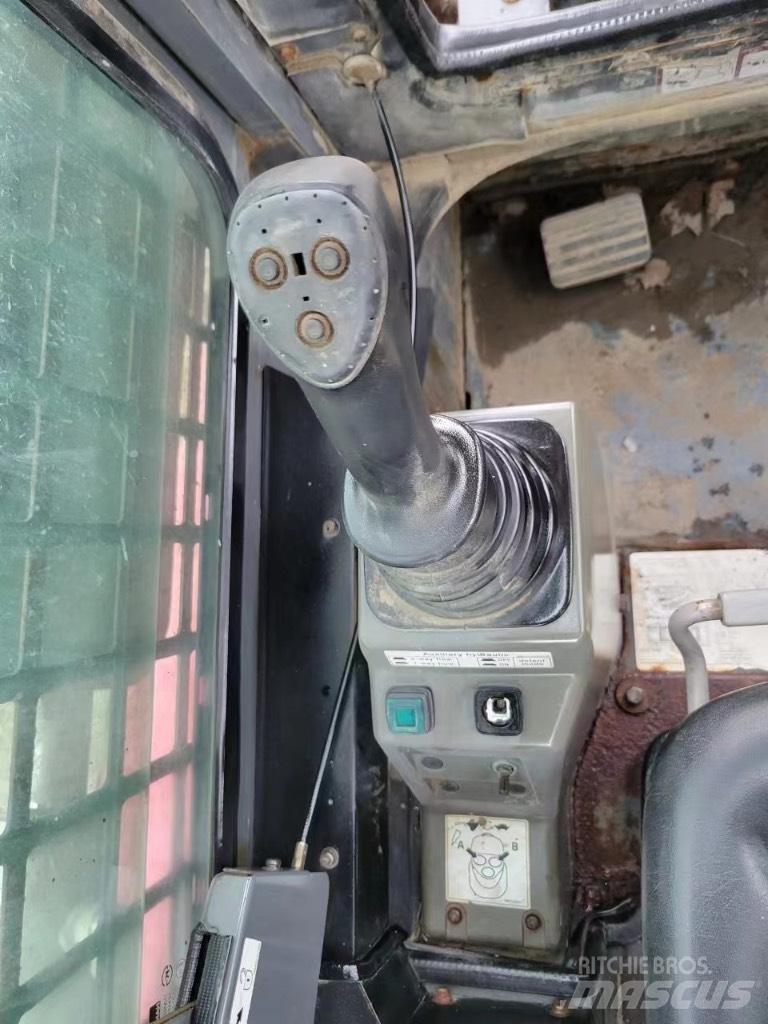 Takeuchi TL150 滑移装载机