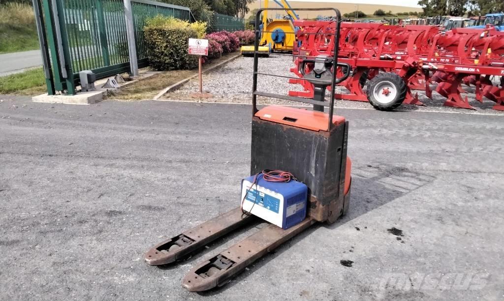 Toyota LWE 180 手摇升降机