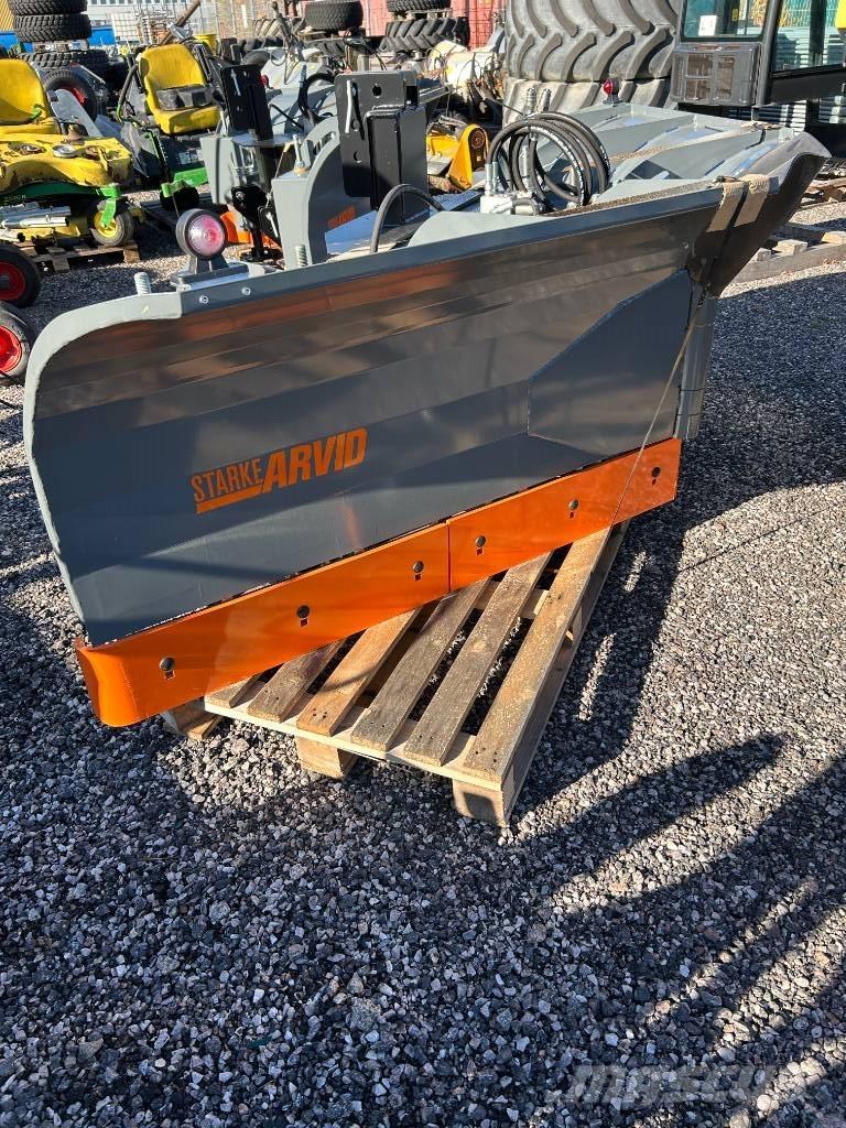 Fjärås 325 vikplog 铲雪车