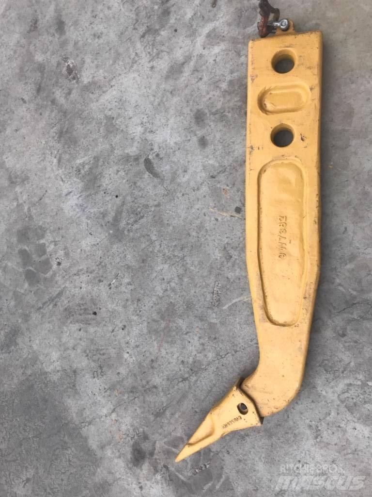 Komatsu D61 Shank 松土器