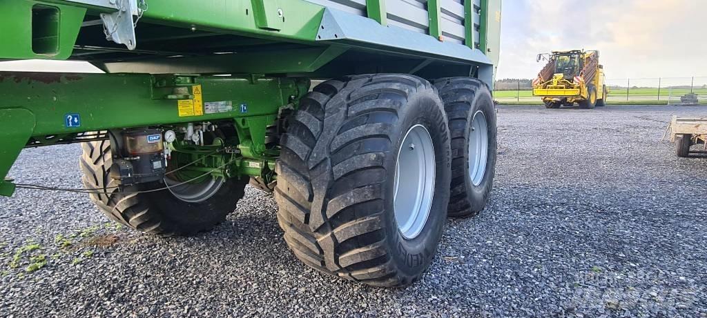 Bergmann HTW 40 箱式拖车