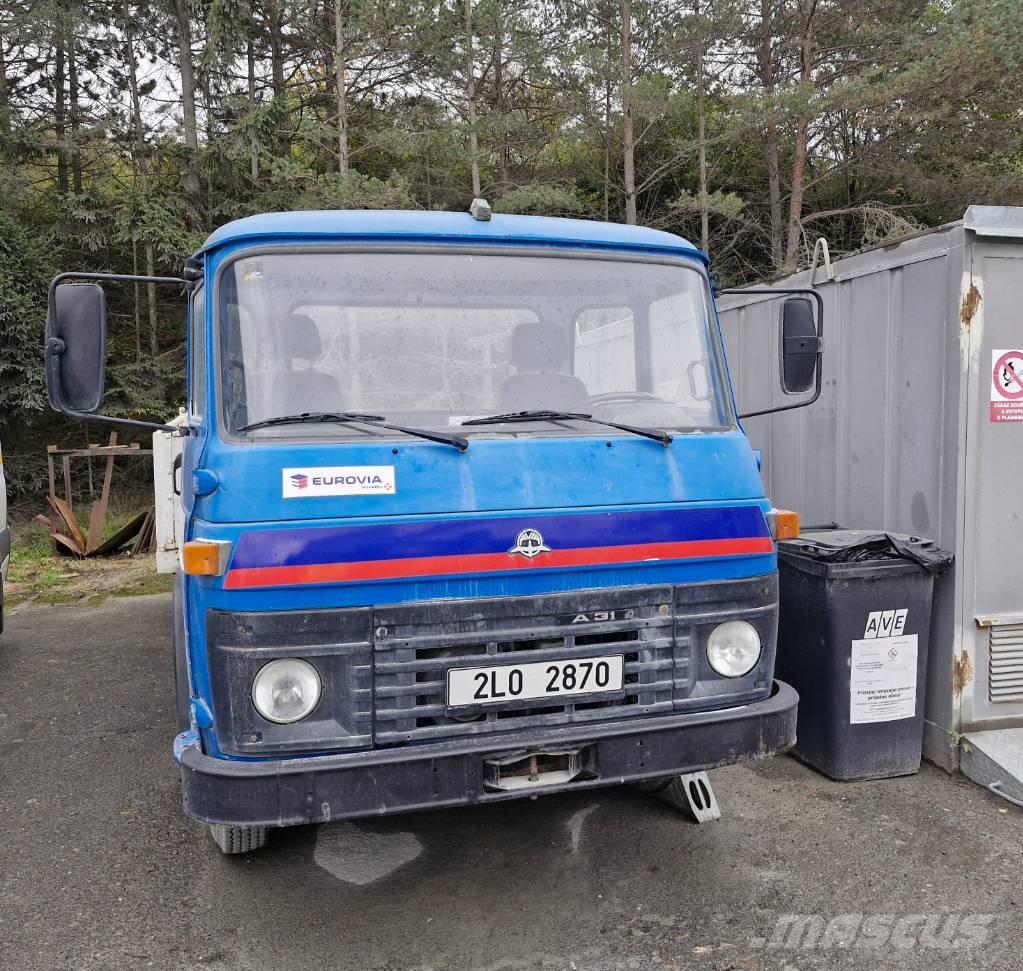 Avia 30N 平板栏板货车