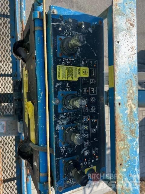 Genie Z 135 曲臂高空工作平台
