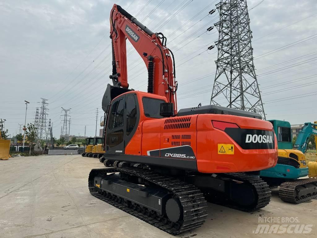 Doosan DX 225 LC-9C 履带挖掘机