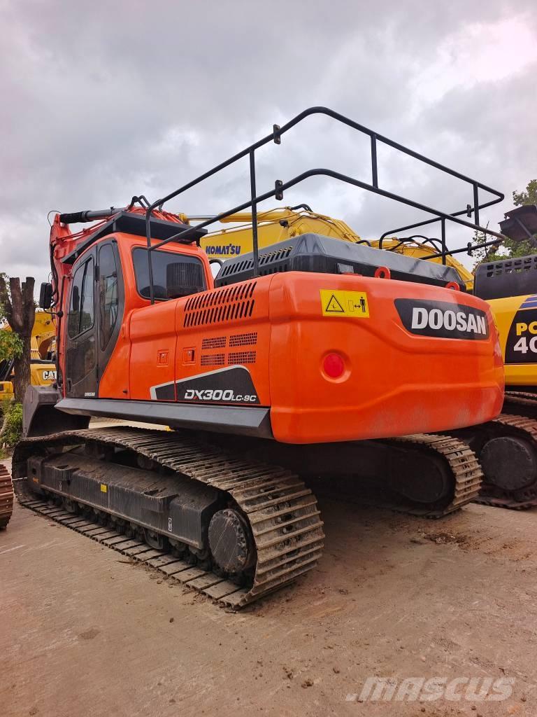 Doosan DX 300LC-9C 履带挖掘机