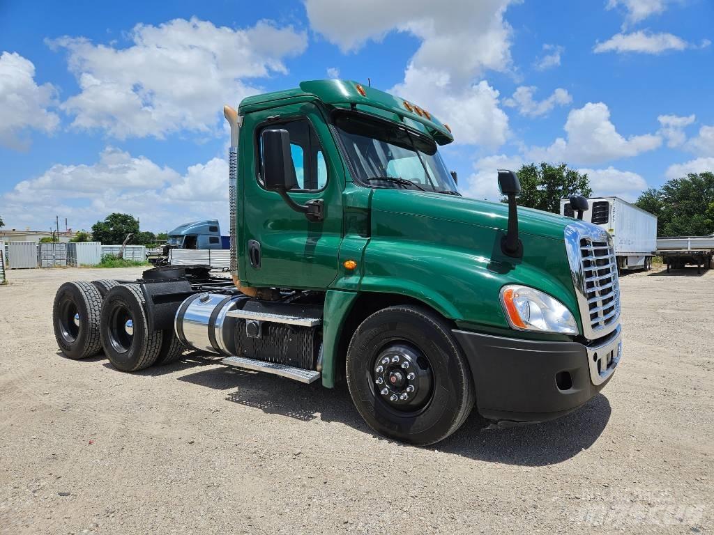 Freightliner 125 牵引车