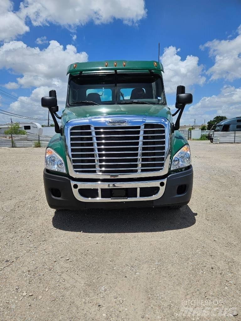Freightliner 125 牵引车