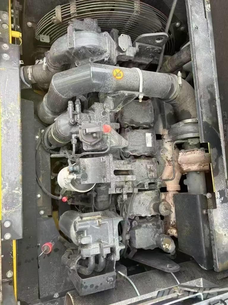 Komatsu 400-8 履带挖掘机