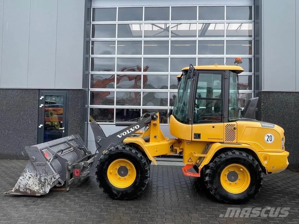Volvo L30G 轮式装载机