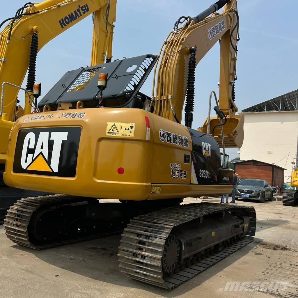 CAT 323D2L 履带挖掘机