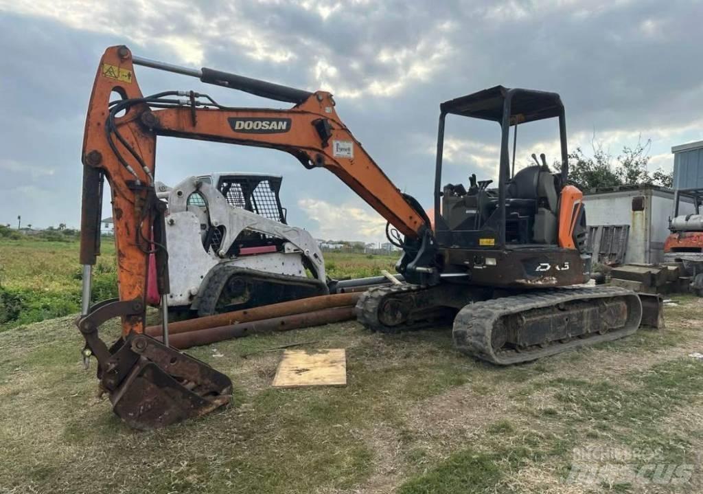 Doosan DX50 履带挖掘机