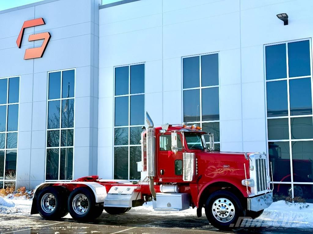 Peterbilt 388 牵引车