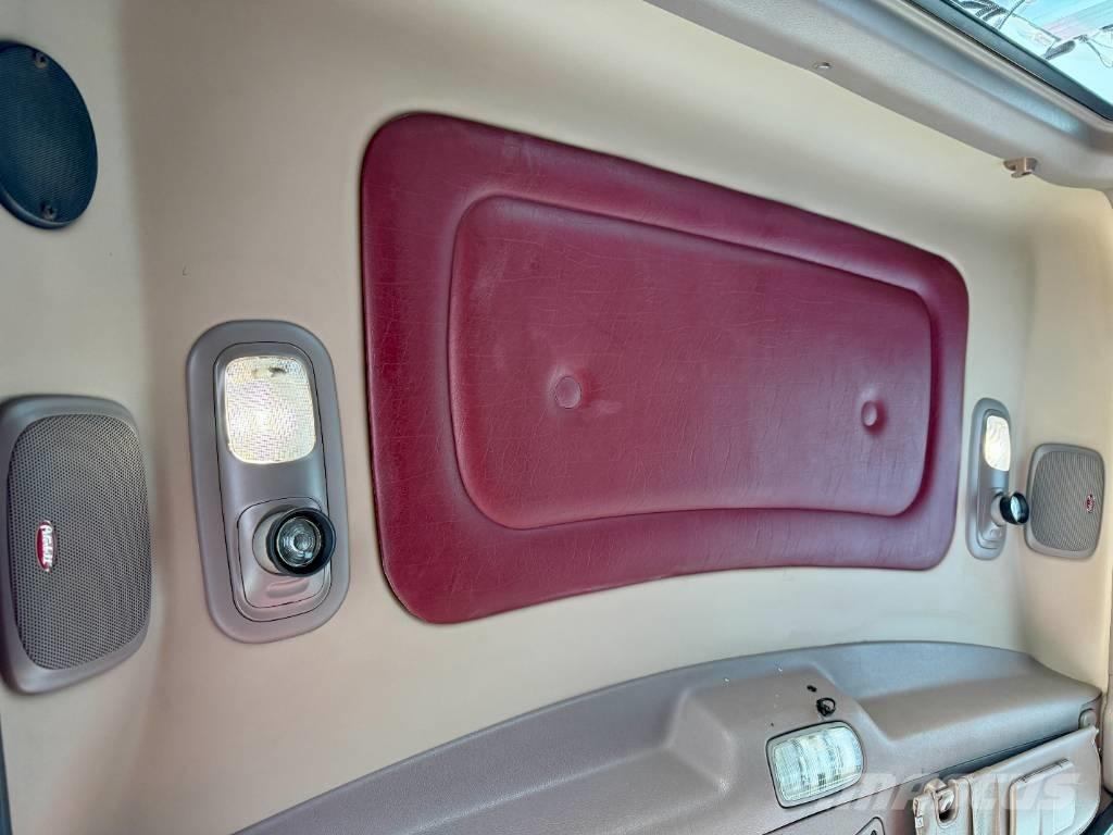 Peterbilt 388 牵引车