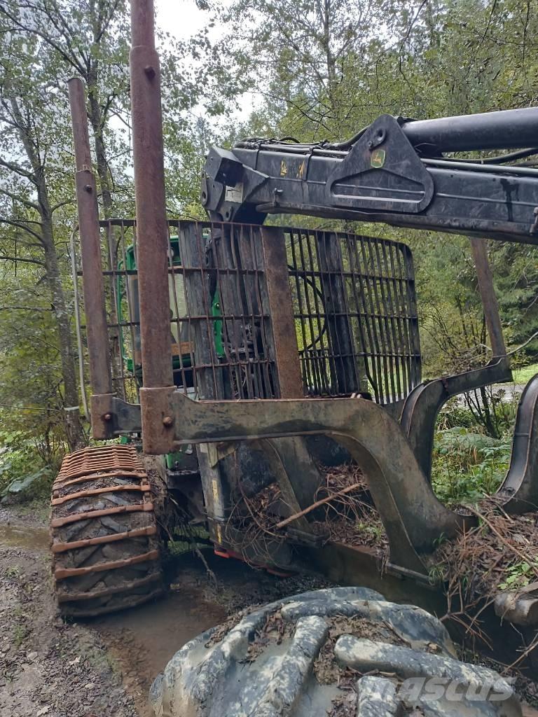 John Deere 1210 E 集运机