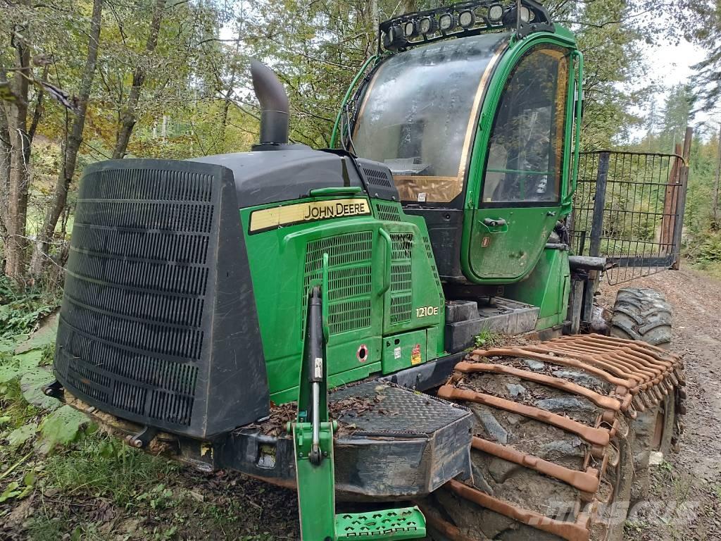 John Deere 1210 E 集运机
