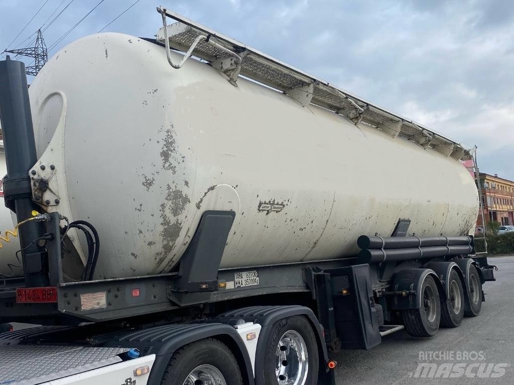 Spitzer SK2452 油罐半挂车