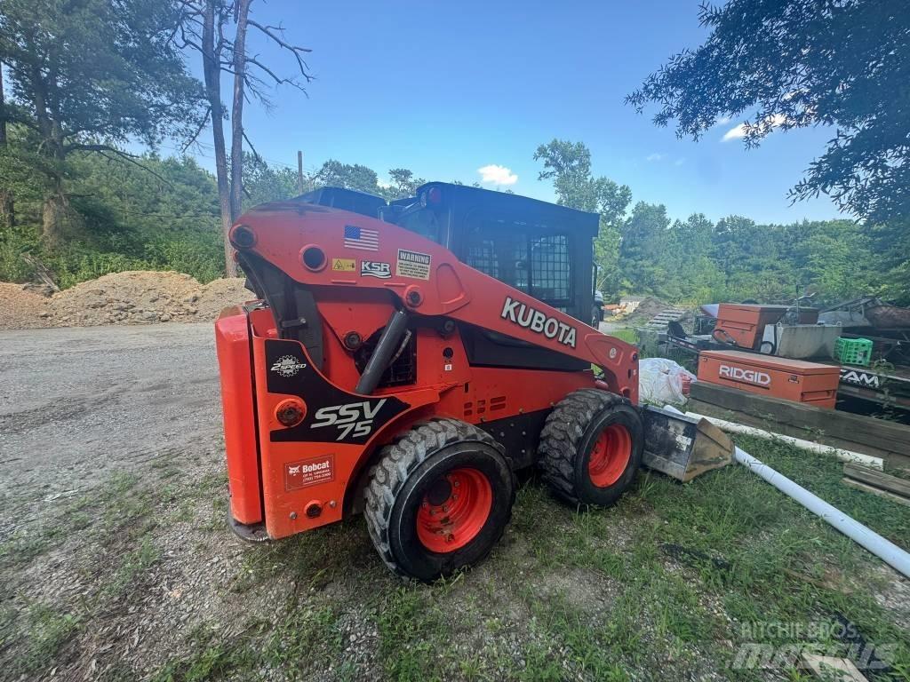 Kubota SSV 75 滑移装载机