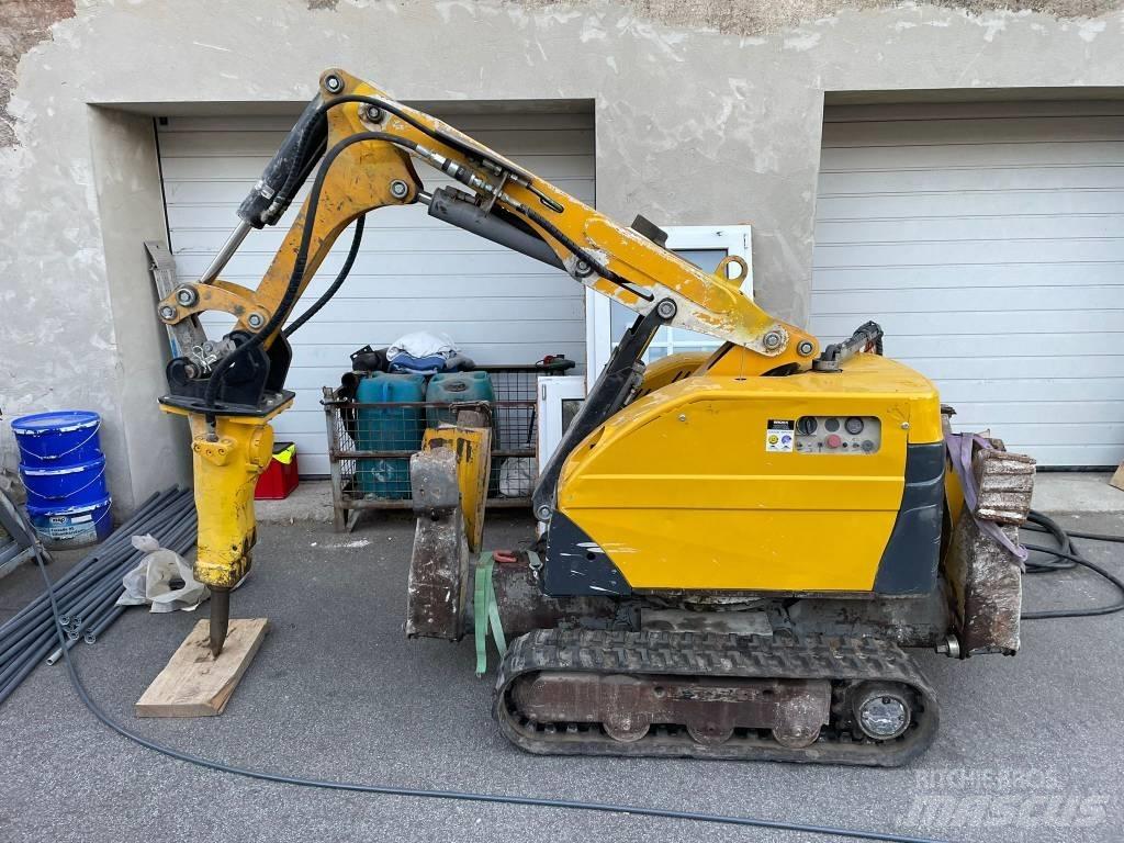 Brokk 180 小型挖掘机