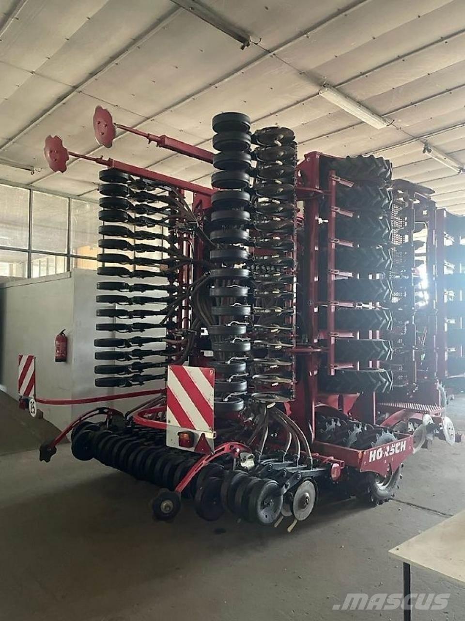 Horsch Pronto 8 DC 多功能条播机
