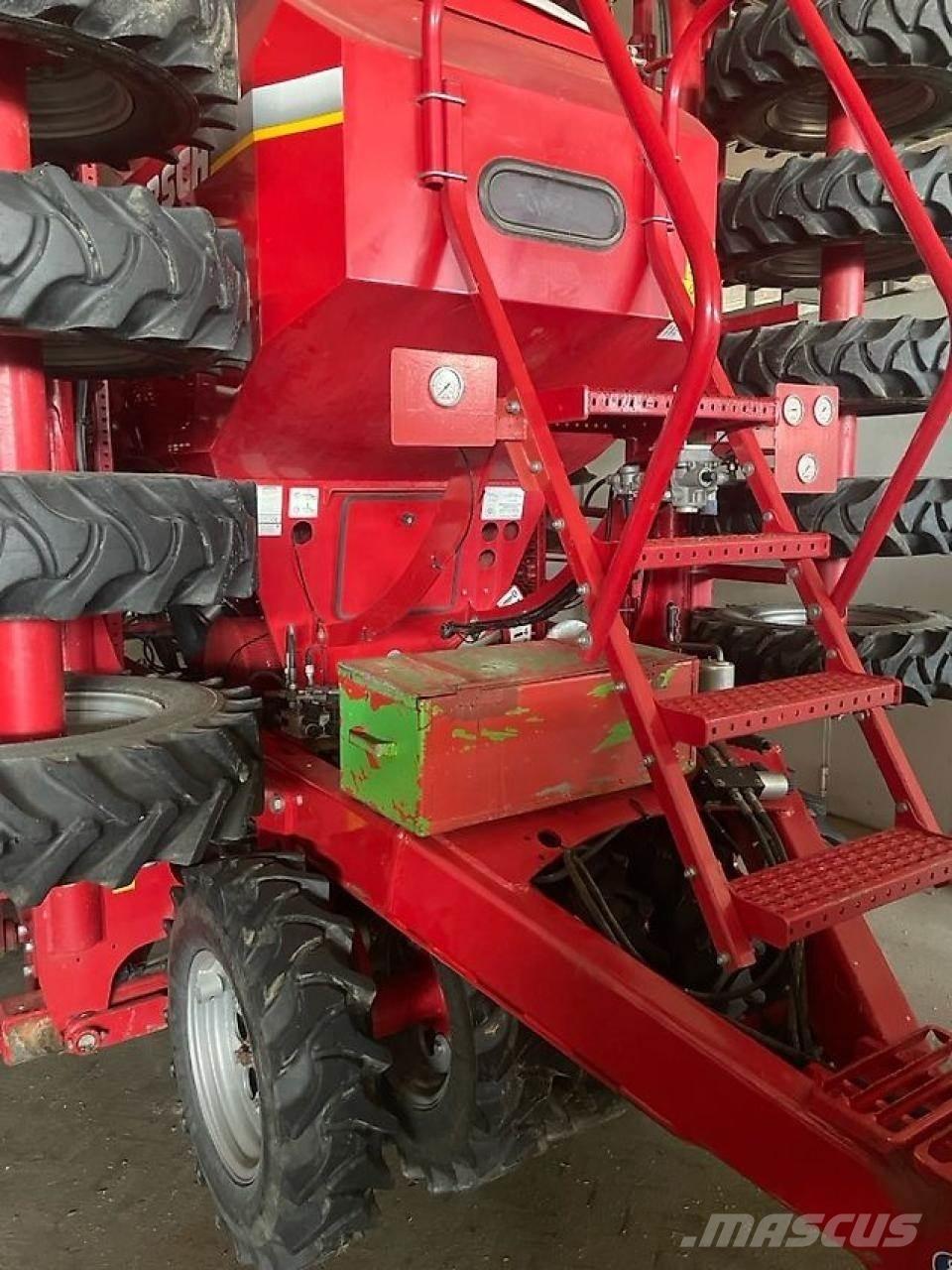Horsch Pronto 8 DC 多功能条播机