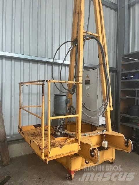 Liebherr 30 LC 塔式起重机
