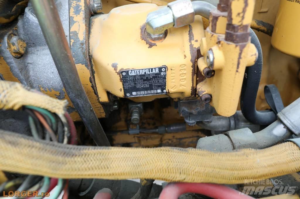 CAT 730 铰接式自卸车