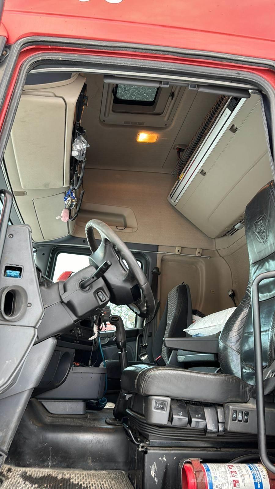 Scania R560 碎木车