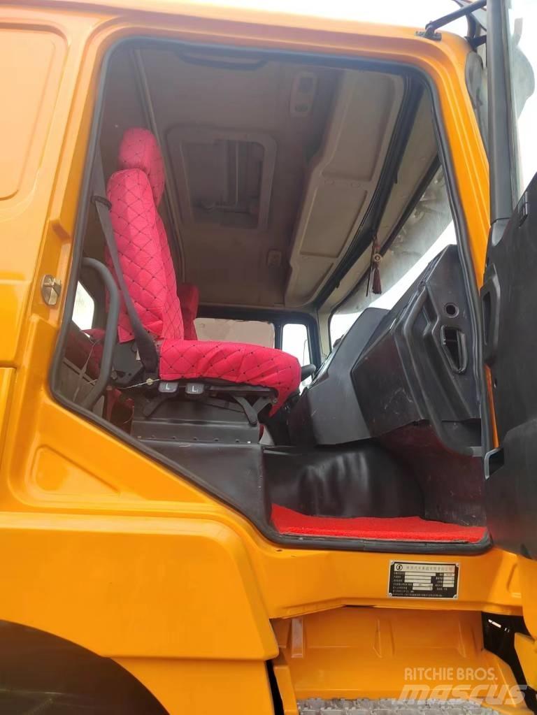 Shacman F3000 6X4 自卸式货车