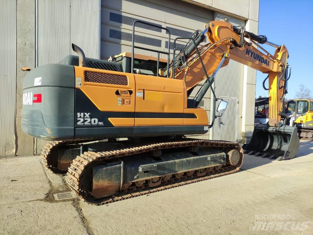 Hyundai HX220NL 履带挖掘机
