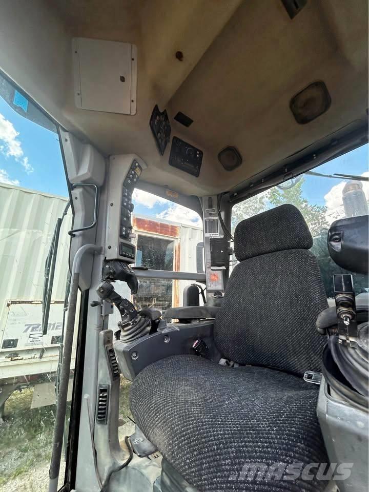 CAT 140 M 2 平地机/推土机