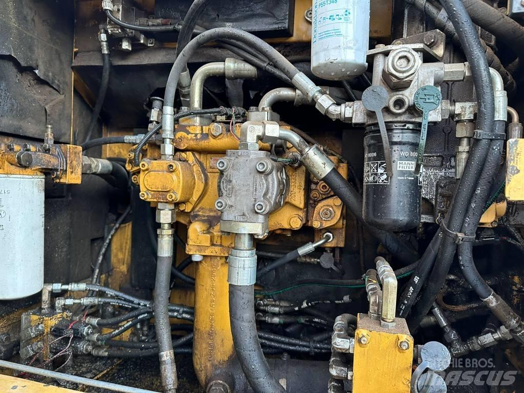 CAT 325DL 履带挖掘机