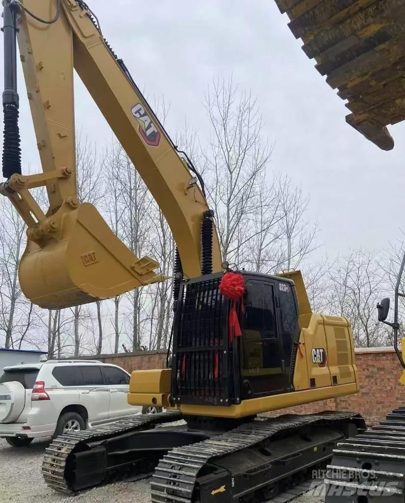 CAT 323 履带挖掘机