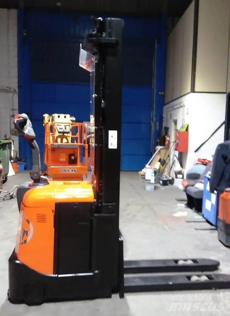 BT SPE 160 手推堆垛车