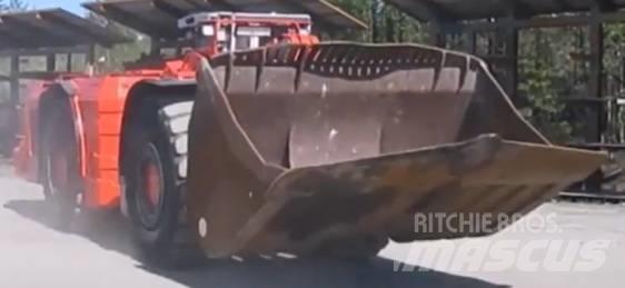 Sandvik LH 517 地下装载机