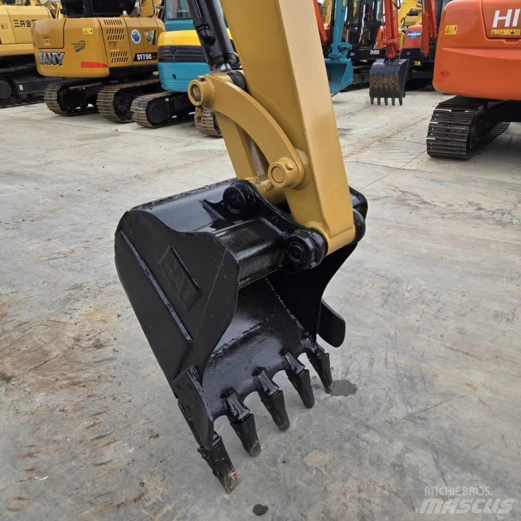 CAT 305.5E2 小型挖掘机
