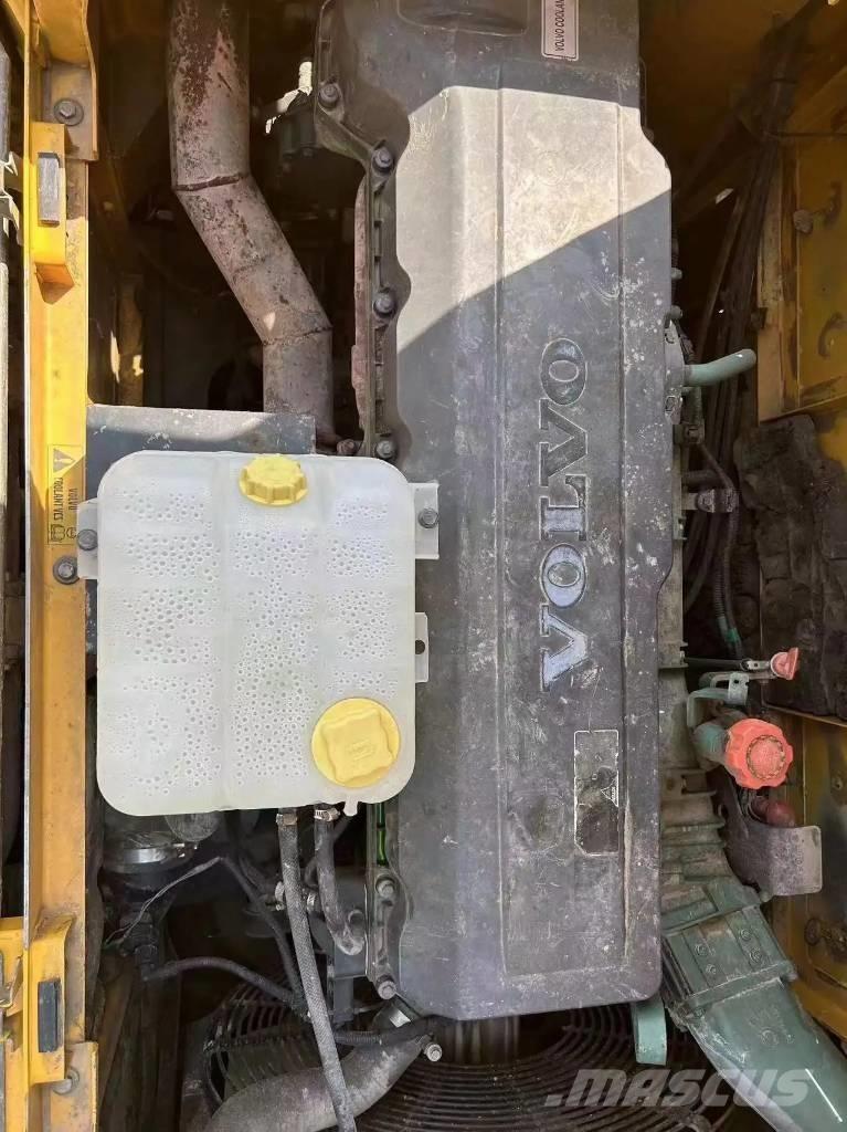 Volvo EC480D 履带挖掘机