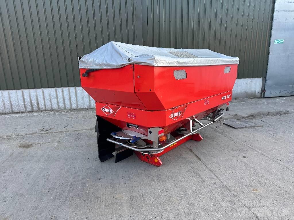 Kuhn Axis 30.1 W 矿物肥料撒播机