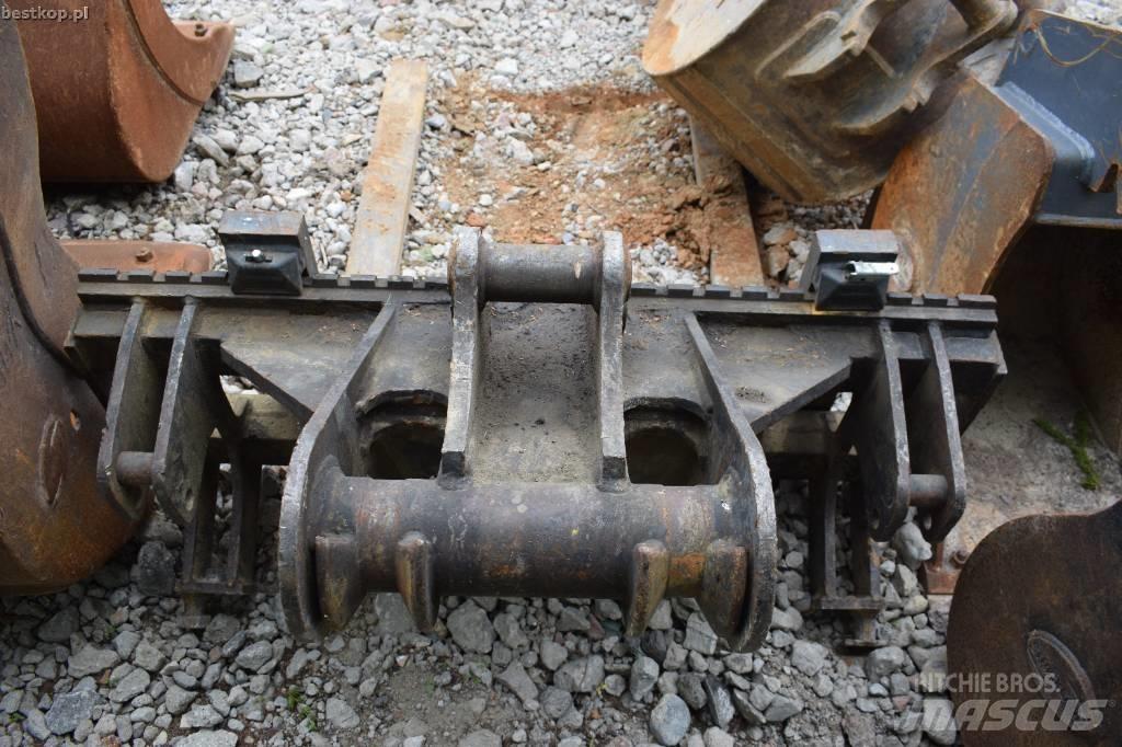 Komatsu PW118MR-11 轮式挖掘机